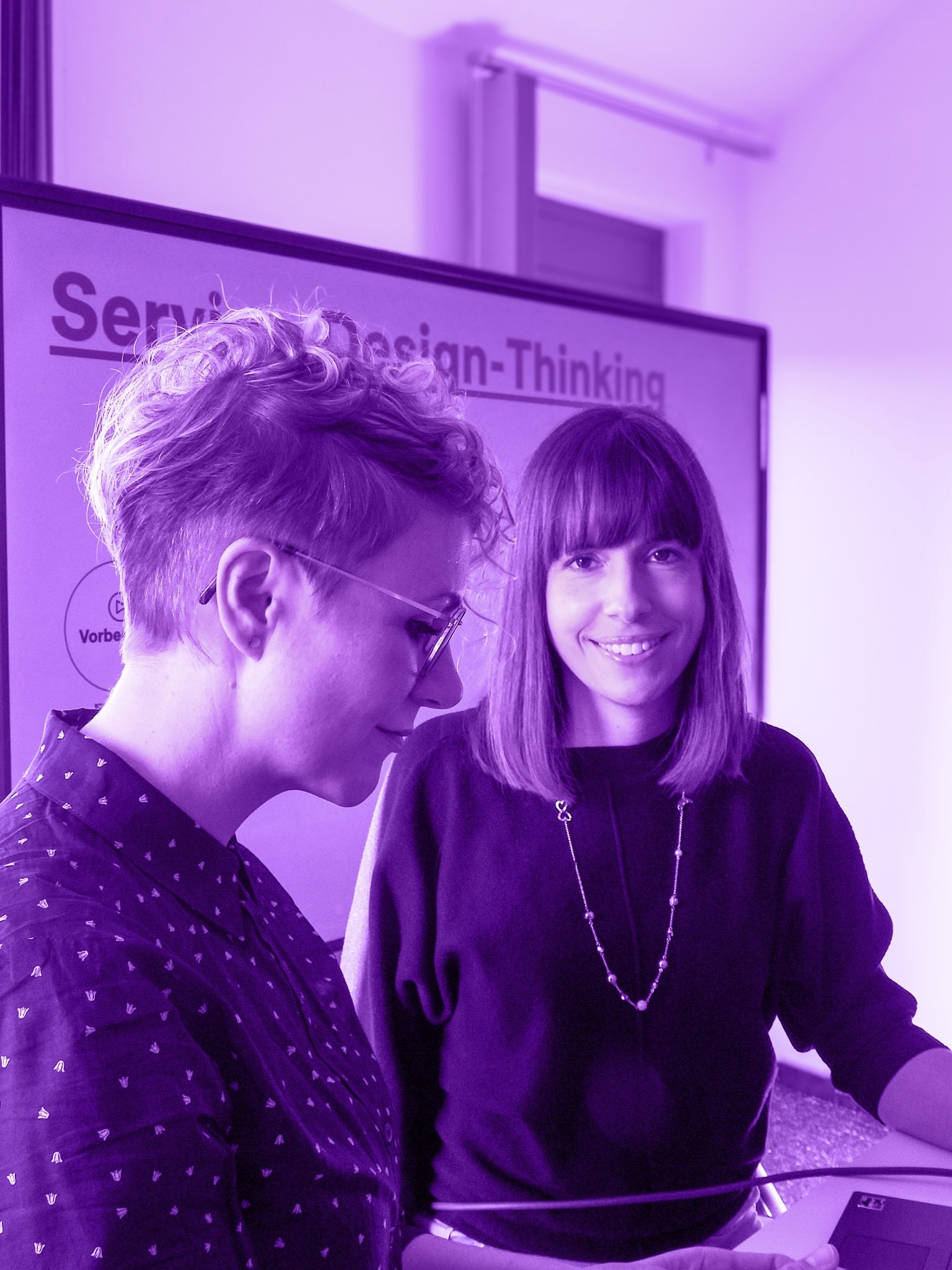 Foto von zwei Frauen im Workshop